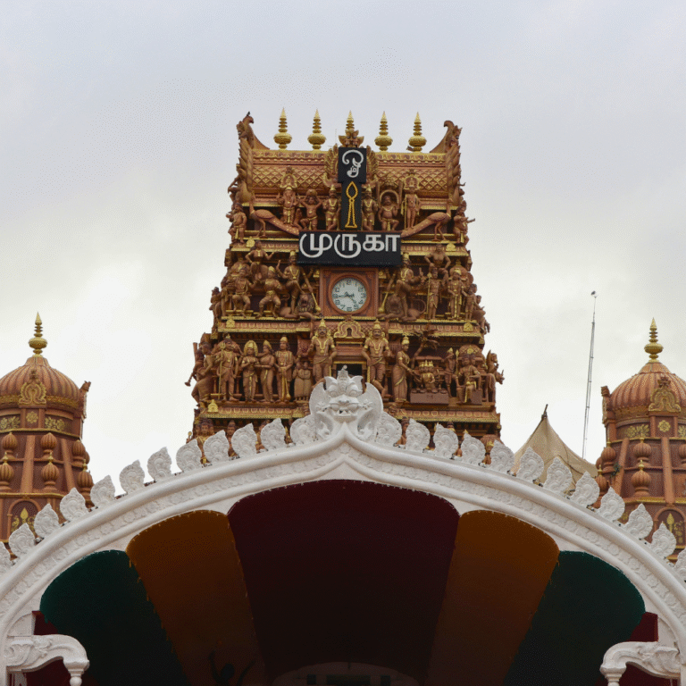 Sacred Hindu temple in Sri Lanka – Nallur Kandaswamy Kovil
