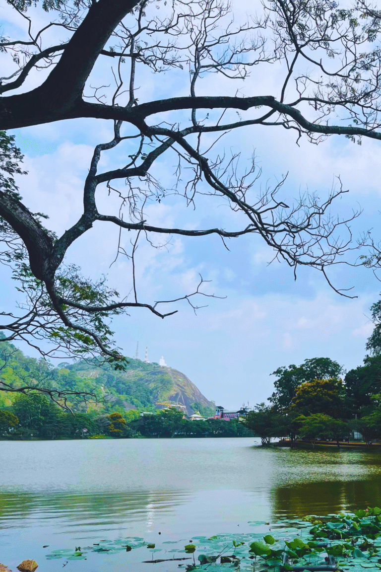 Kurunegala Lake popular travel destination in Sri Lanka