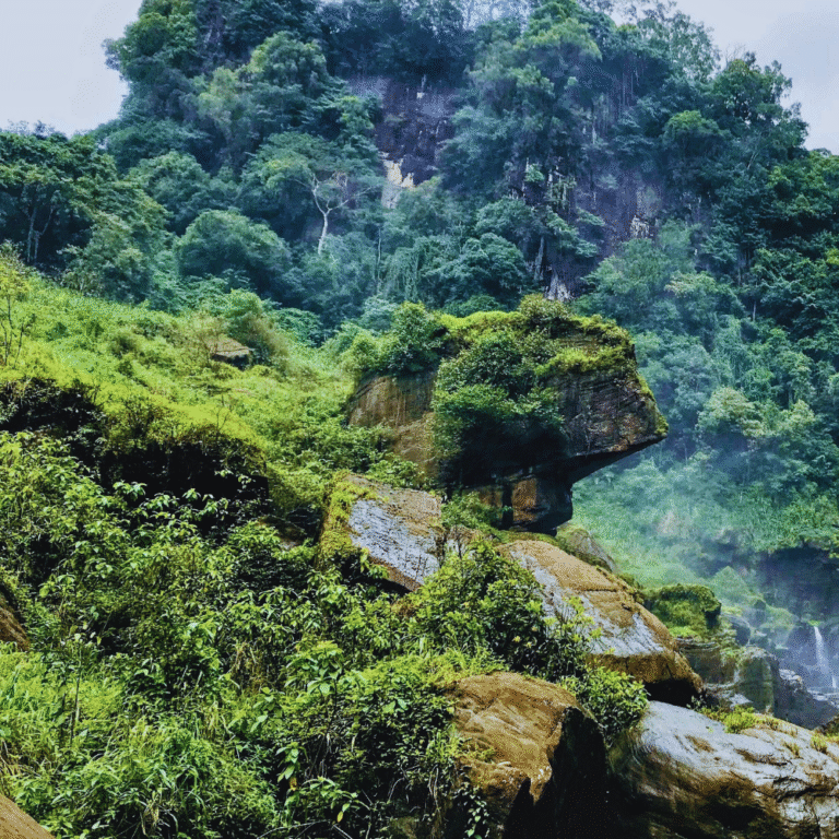 Laxapana Falls Nuwara Eliya popular tourist attraction