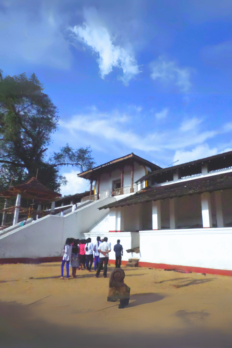 Sri Sumana Saman Devalaya entrance gate with traditional architecture