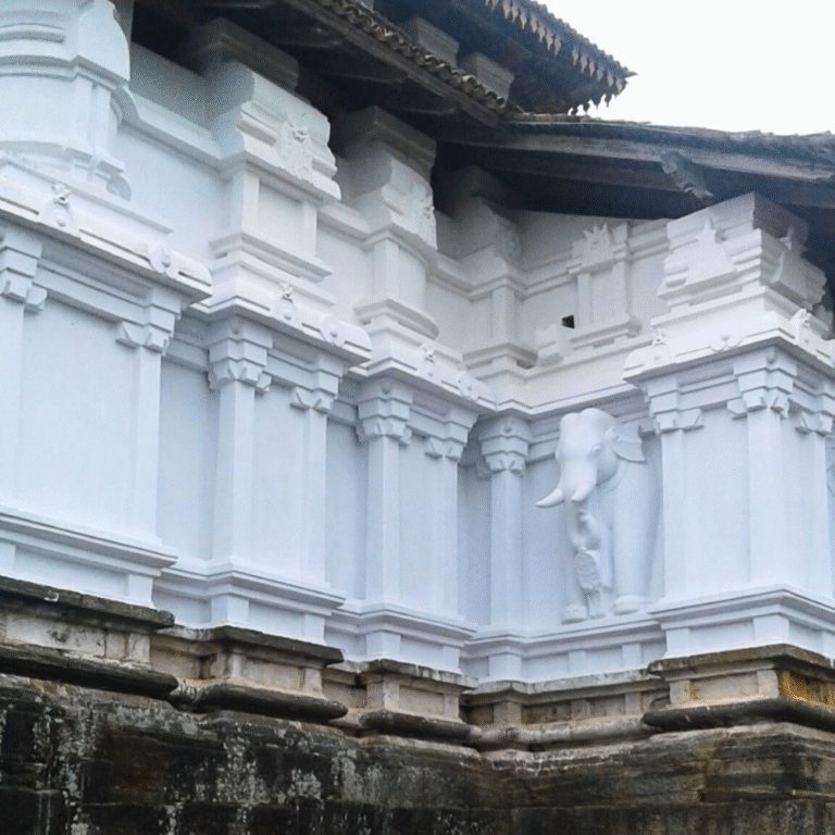 Ancient Buddhist architecture at Sri Lankathilake temple