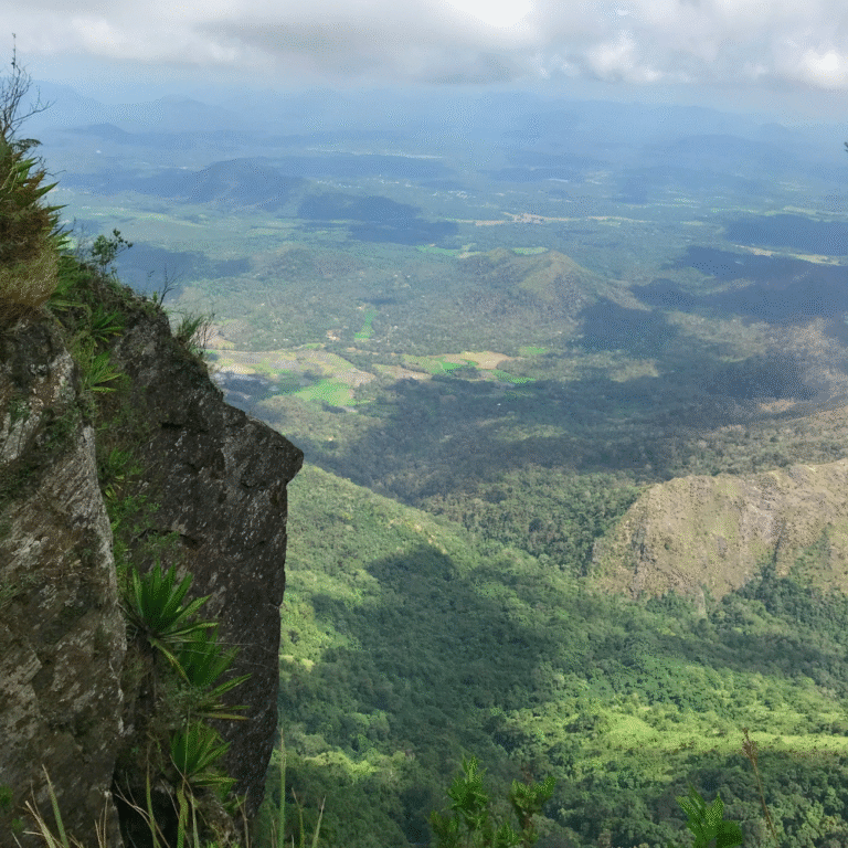 Cloud-covered cliffs at Pitamaruwa Mini World's End