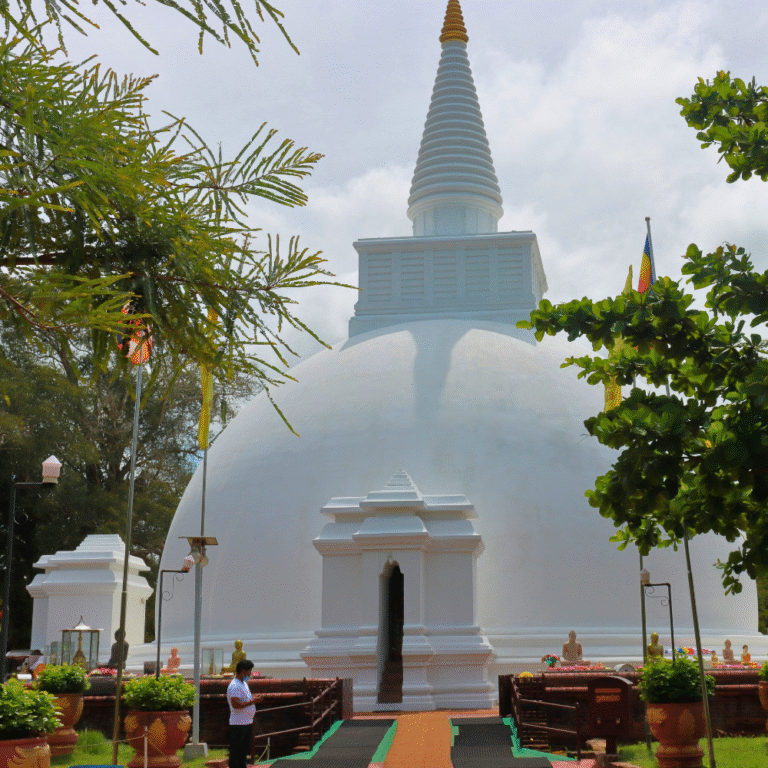 Somawathi Raja Maha Viharaya surrounded by lush greenery