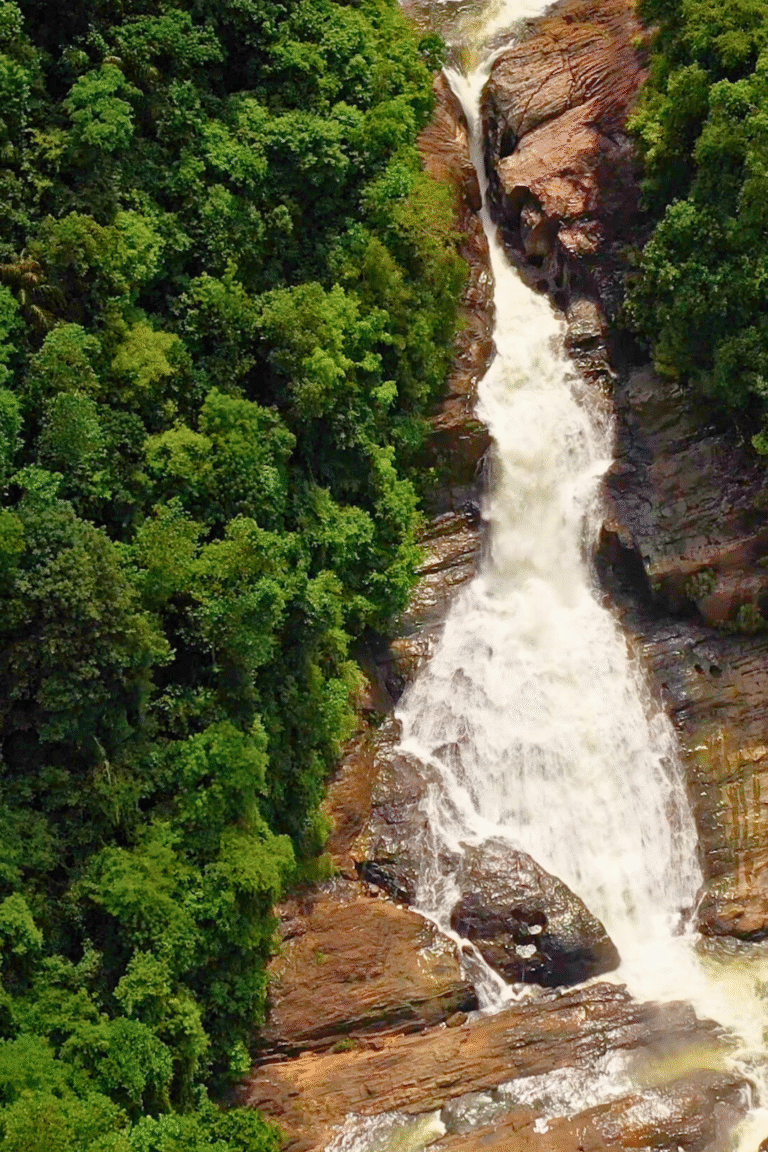 Scenic view of Bopath Ella waterfall near Ratnapura