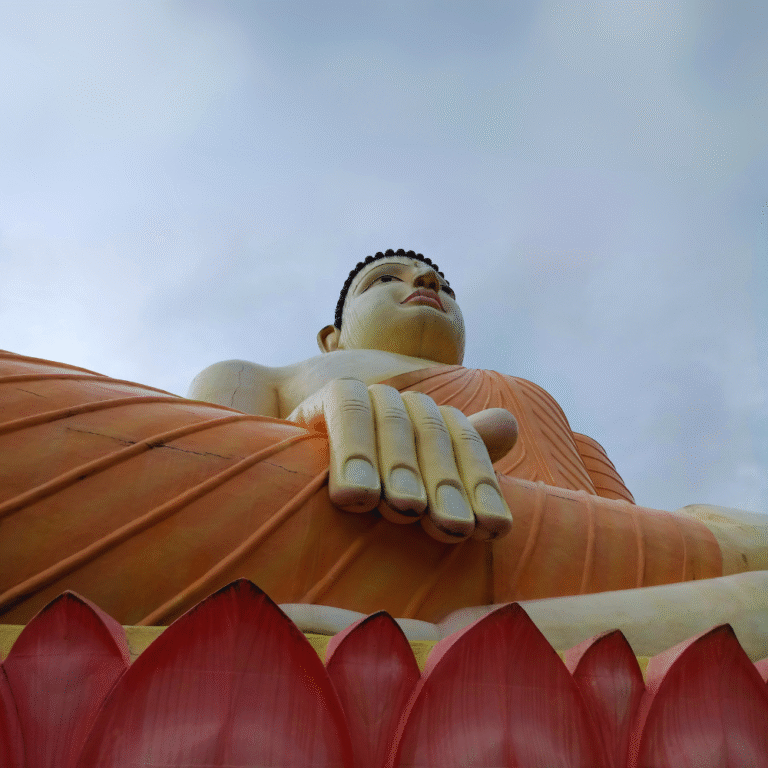 serene surroundings of Aluthgama Kande temple
