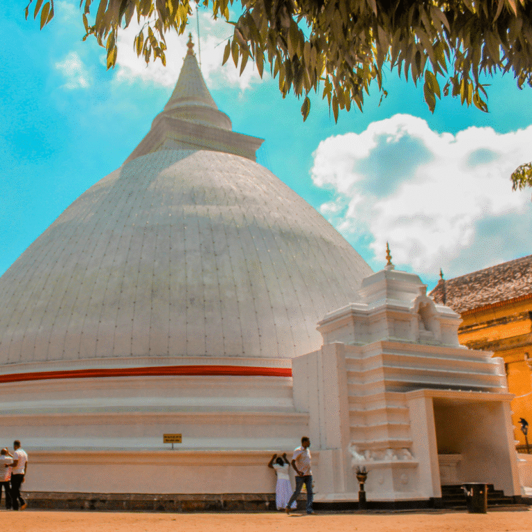 Sacred Kelaniya Raja Maha Viharaya stupa view