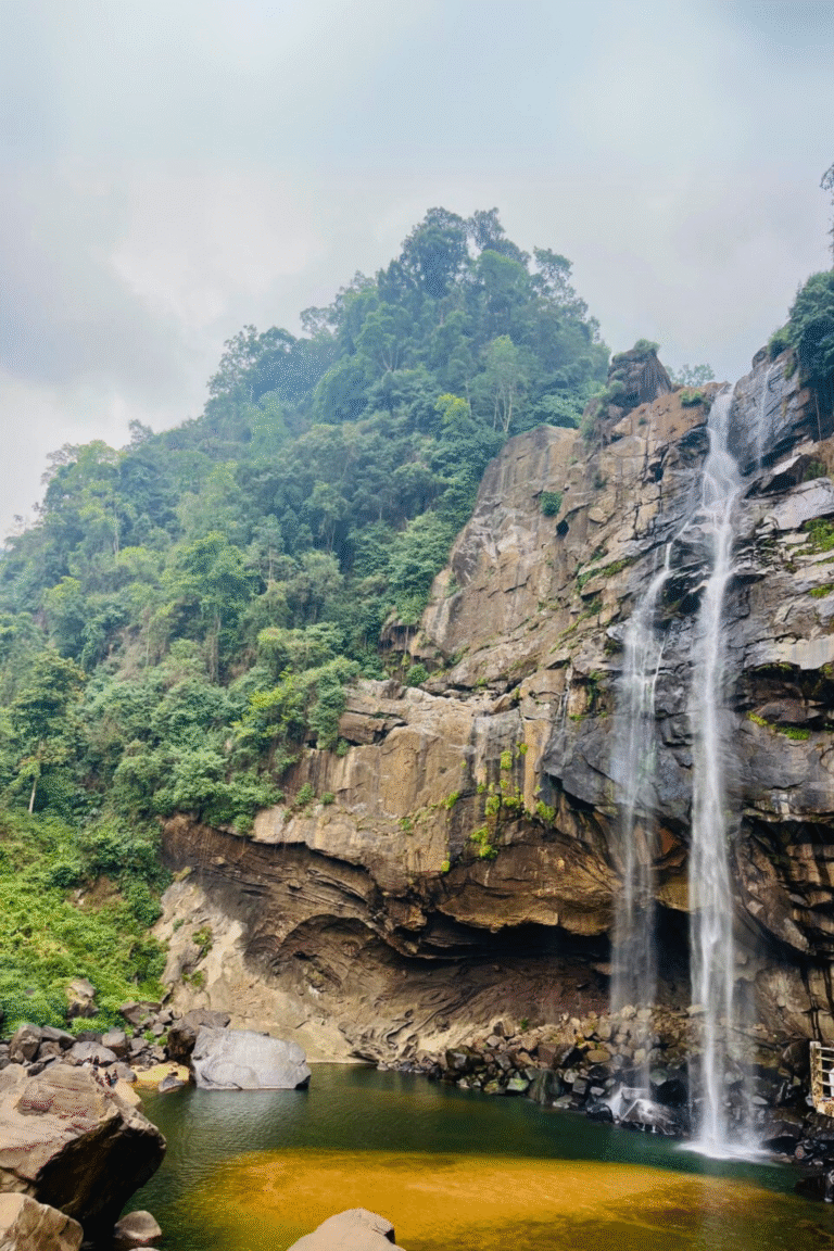 Clear water plunging down the rocks at Aberdeen Falls