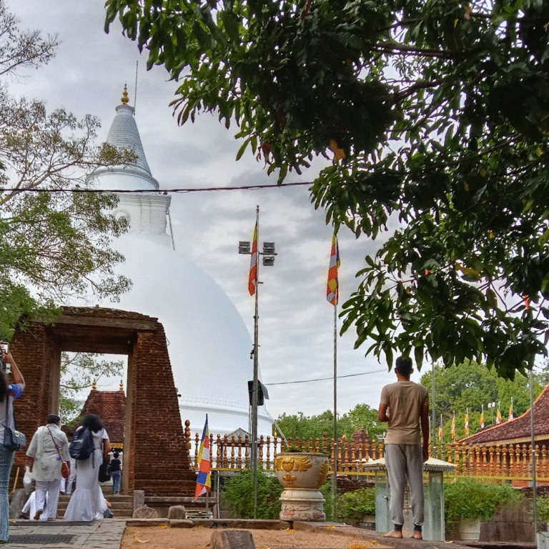 Sacred Seruwawila Rajamaha Viharaya temple architecture