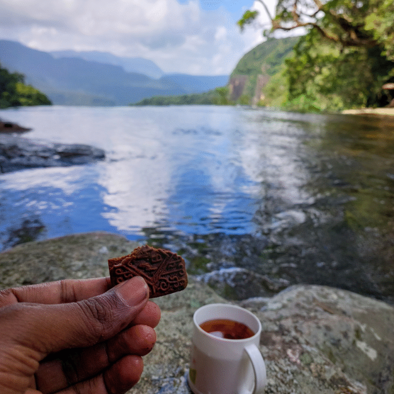 Crystal clear water of Knuckles Infinity Pool reflecting the sky