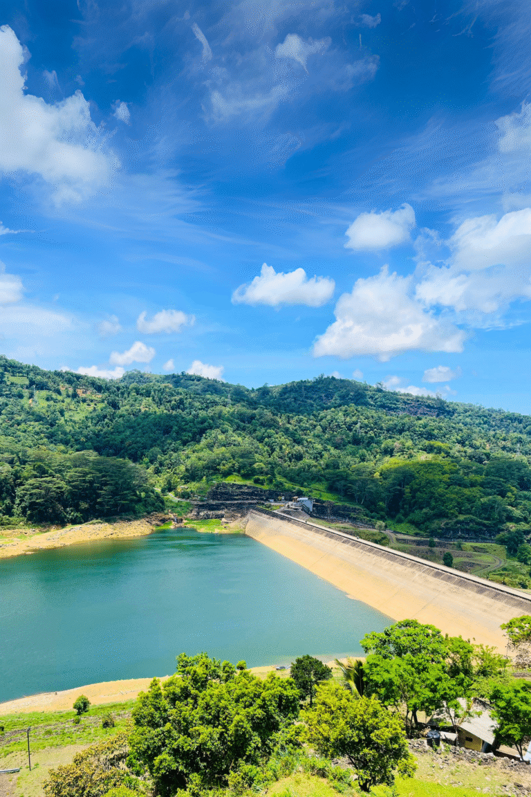 Popular sightseeing spot at Kothmale Dam
