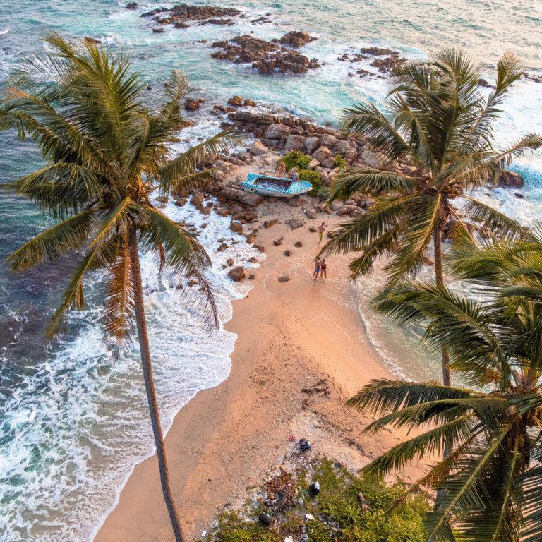 Blue ocean waves at Secret Beach Mirissa