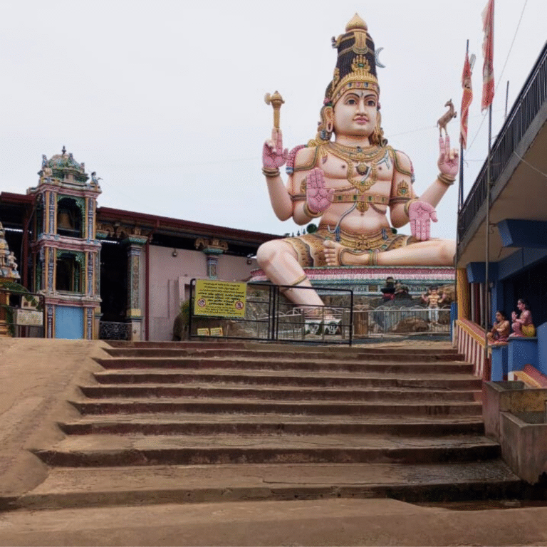 Historic Hindu temple overlooking the Indian Ocean in Trincomalee