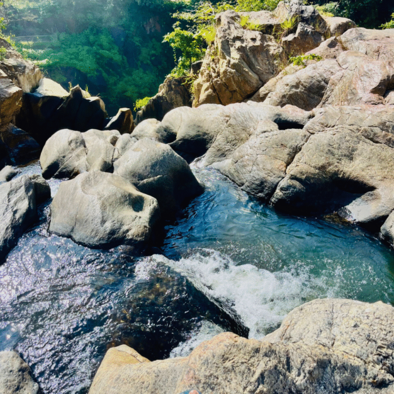Scenic view of Uda Diyaluma natural pools
