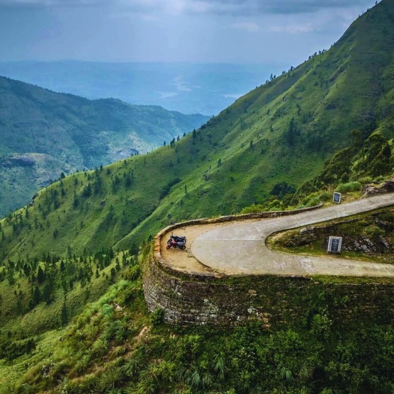 Tourists enjoying the Baker’s Bend attraction in Haputale