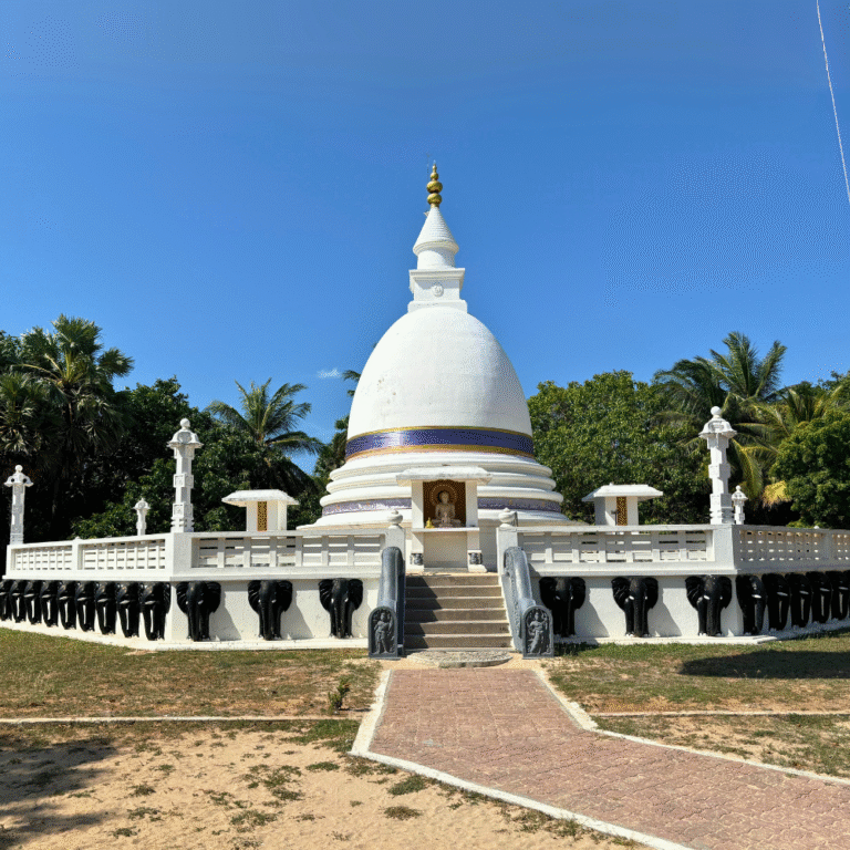 Traditional Sri Lankan architecture at Dambakola Patuna Temple