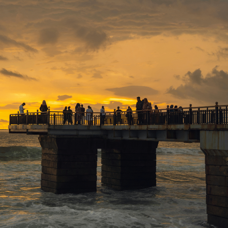 panoramic view of galle face green in colombo