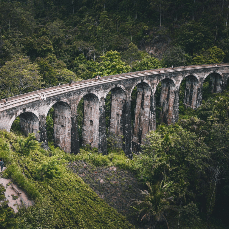 Popular tourist attraction Nine Arch Bridge in Ella
