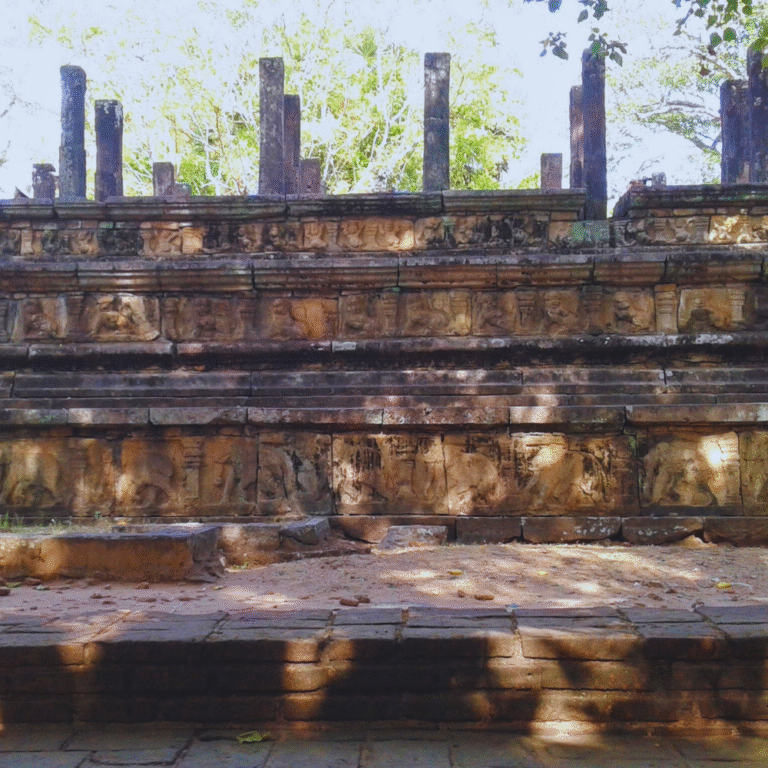 Pillared hall of ancient Nissanka Malla Mandapaya