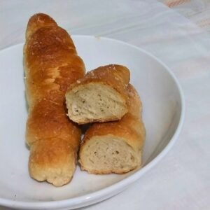 sri lankan breakfast featuring warm kimbula buns