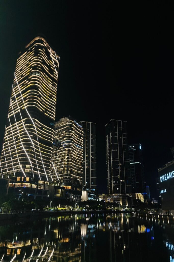 Urban walking activity around Colombo’s historic buildings