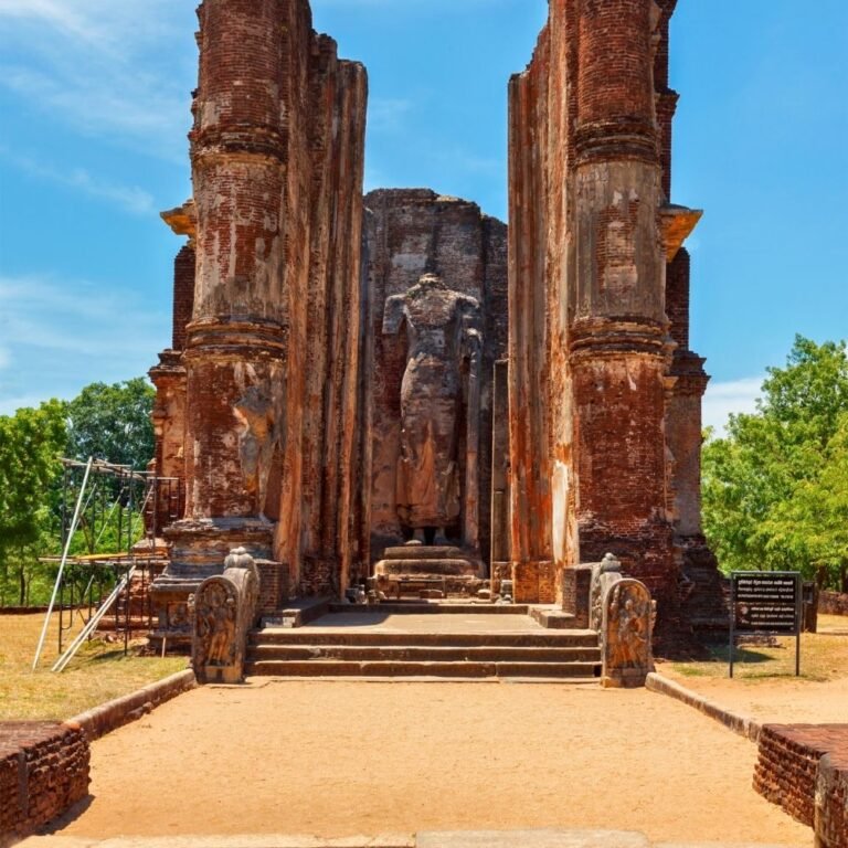 Stone carvings and Buddha statues inside Lankathilaka Image House