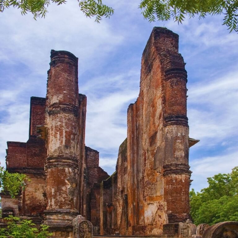 Front view of Lankathilaka Image House in Polonnaruwa