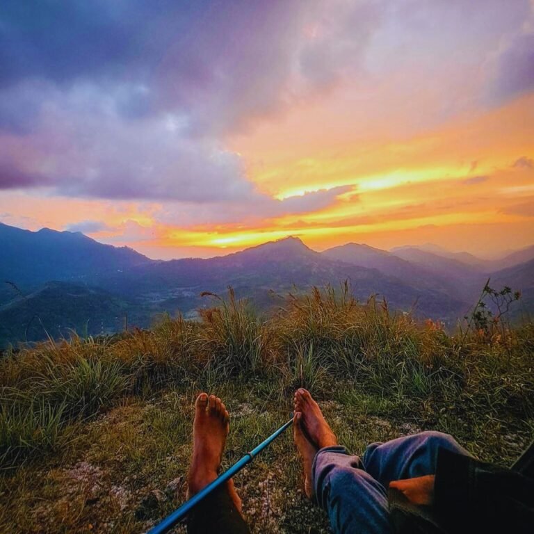Tourist attraction showing Lunugala Mountain and surrounding valleys