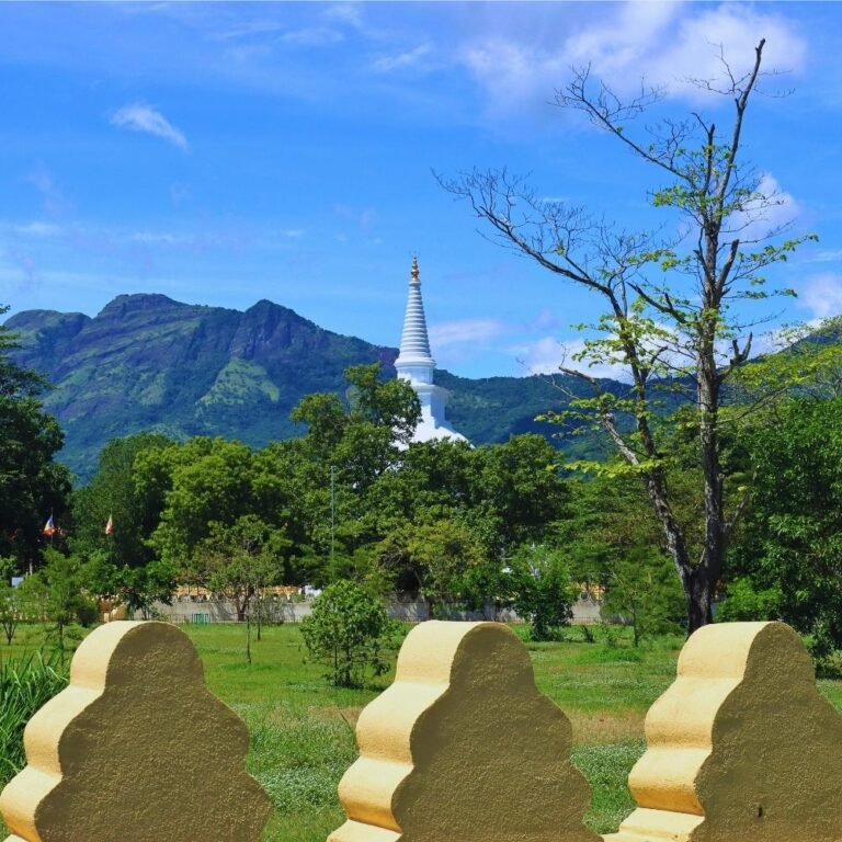 Traditional Buddhist architecture at Mahiyangana Raja Maha Viharaya