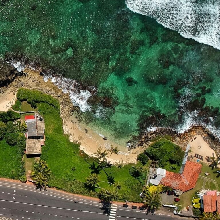 Scenic tropical paradise at Midigama Beach