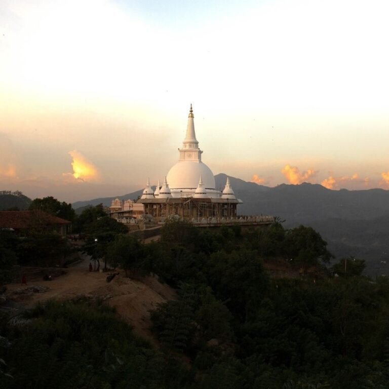 Scenic view of Sathbudu Maha Seya temple complex